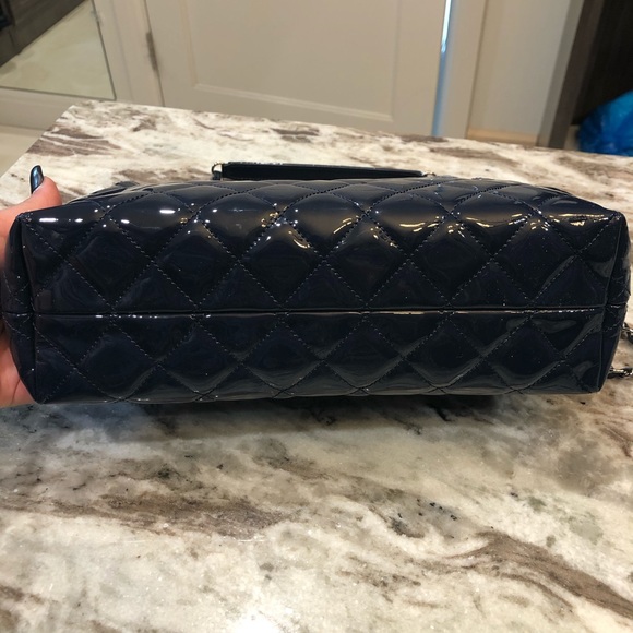 **AUTHENTIC** BLUE CHANEL SHOULDER BAG (looks new) - Picture 3 of 7